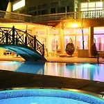 Modern Smart-home Pools Gym Terrace View Appartamento Paralimni